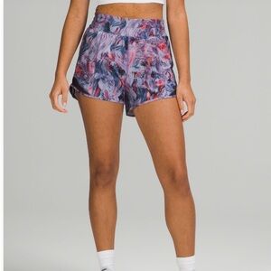 Lululemon hotty hot high-rise lined shorts 4”